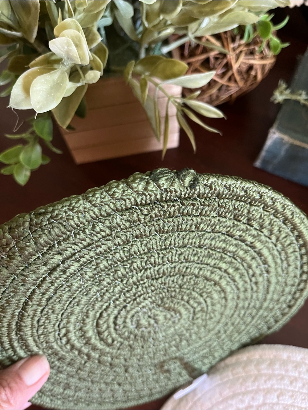 Holly Williams New Fall Oven Mitt and Trivet Set - Picture 14 of 16